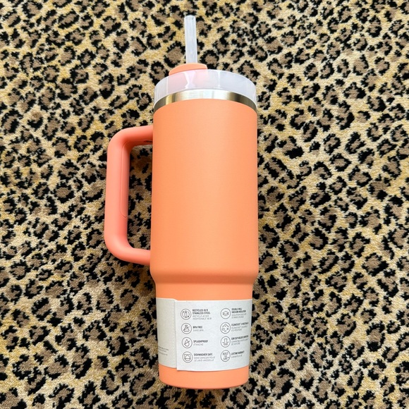 Stanley tumbler (30 oz) (NWT) - Picture 7 of 12